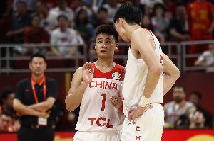 篮球是个轮回!还记得李楠上次执教赵睿+周琦的时候 你在做什么?