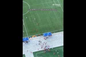 湘超张家界博主回应冲突:对方率先辱骂我方队员,随后又恶意犯规