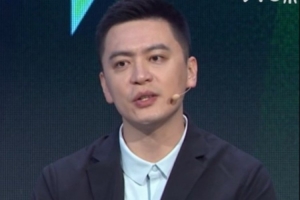 杨鸣分享教练带队心得:老带新+护核心 守住更衣室稳定