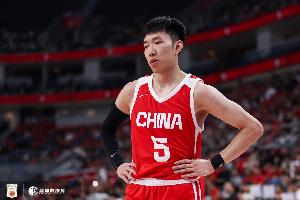冲锋陷阵!廖三宁半场7中6砍最高13分 罚球2中1
