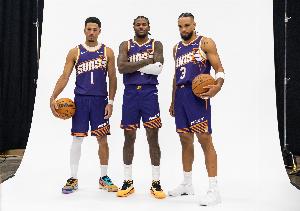 太阳2K能力值:布克91 狄龙82 杰伦·格林81 小桥80 马威78
