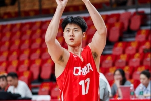 不愧是最准的男人!赵嘉义三分8中3贡献11分3板 正负值+15!