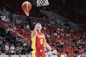 廖三宁轰30分比肩周琦!中国男篮时隔7年再次有人在正式比赛砍30+