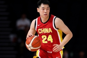 上来就手热!崔永熙首节4投2中&三分2中1得5分3板