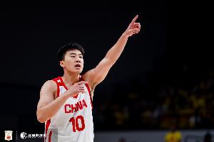 出场时间零碎!王俊杰受犯规数困扰 全场7中2得到4分8篮板2助攻
