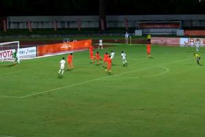 U23国足0-1落后!对手传中后防连续解围不干净,崔国后插上破门