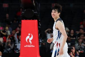 李贤重:之前很多人说我们拿金牌难度很大 但我们配合越来越默契