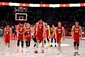 媒体人:亚运会是男篮难得能参加的大型赛事 结果又一次碎了一地