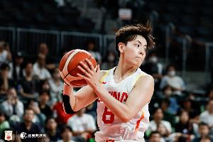受脚伤困扰!杨舒予本届亚运会场均13.8分6篮板3.6助攻