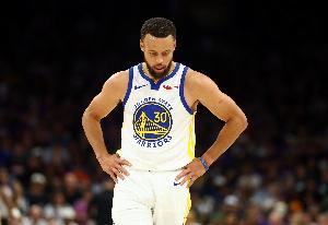媒体人:库里没签顶薪符合性格 他不会过度崇尚自我&肯为团队牺牲