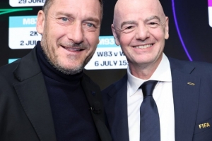托蒂50岁生日!FIFA主席:像你这样终身效力一家俱乐部的传奇不多