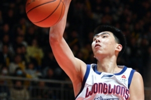 广州男篮官宣徐昕回到球队 媒体人:有球队邀约 受签证问题影响