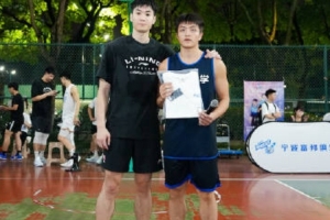 宁波男篮晒视频:王凡懿宁大校园行 浙BA悍将学弟赵哲轩现场应战