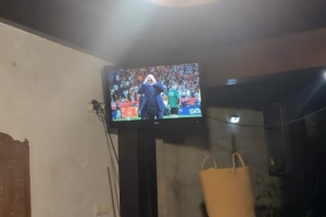 亚马尔女友社媒晒与家人观赛视频:观看金球奖得主的比赛