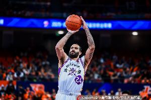 反击太凶!里勒半场7中5轻松拿下13分3助3断