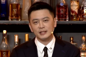 杨鸣:新赛季CBA升降级让比赛更精彩 外援主导大多数球队差距不大