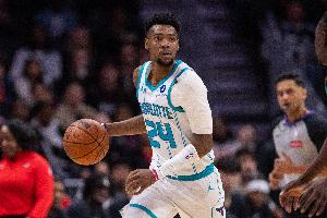 无限开火!布兰登·米勒首节9投5中砍下12分1板 屡次被对手包夹